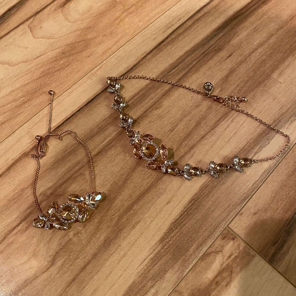 Necklace & bracelet set